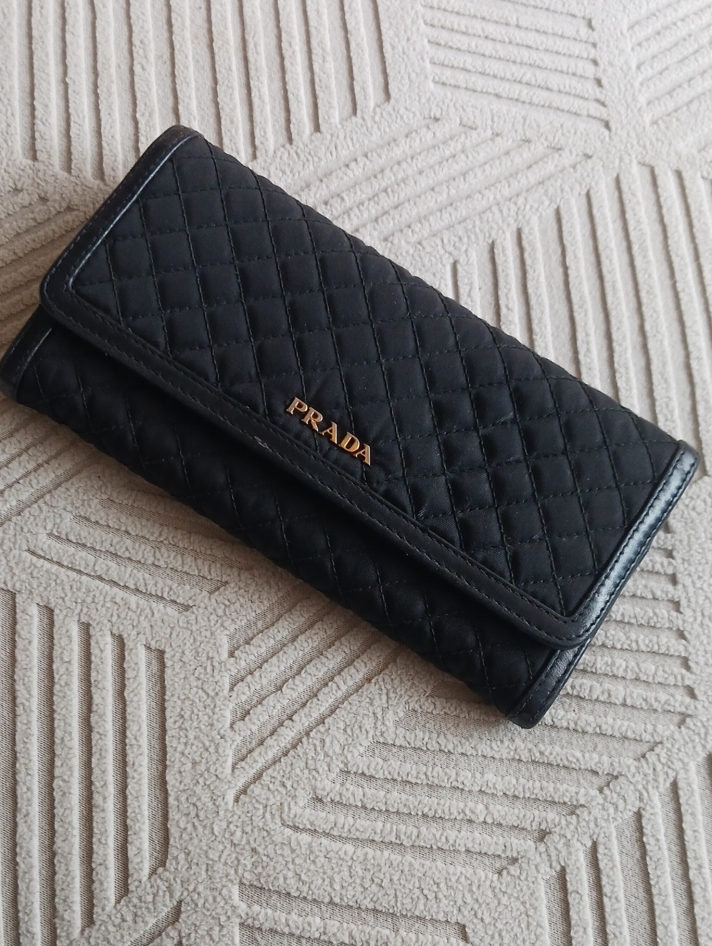 PRADA Quilted Tessuto Nylon and Saffiano Leath Black Quilted Leather Wallet COA